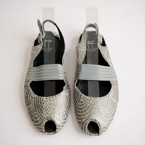 Thierry Rabotin Silver Patterned Peep Toe Flats - Picture 1 of 11